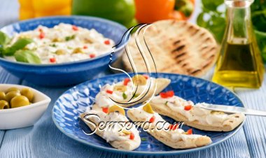 تغميسة جبن الفيتا اليونانية