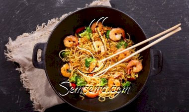 نودلز بالجمبري والخضار