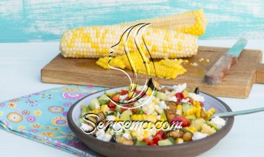 سلطة الذرة بالفلفل الأحمر