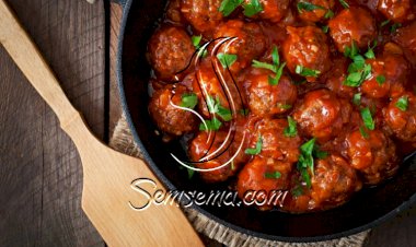 الكفتة بالطماطم