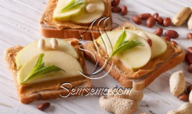 ساندويش زبدة الفول السوداني بالتفاح لموسم العودة للمدراس