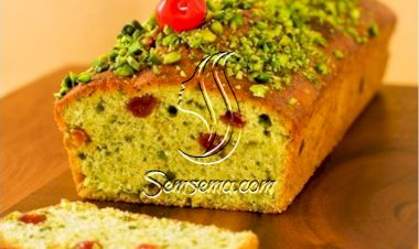 كيك الكرز بالفستق الحلبي