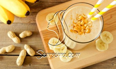 سموذي الموز بزبدة الفول السوداني للفطور قبل المدرسة