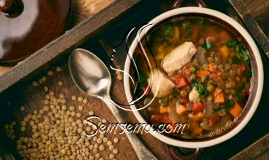 شوربة العدس بالدجاج والخضار