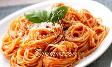 باستا بالصلصة الحمراء