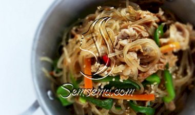 نودلز باللحم بصلصة التيرياكي