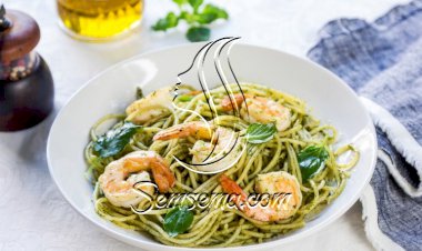 مكرونة بالروبيان والبستو