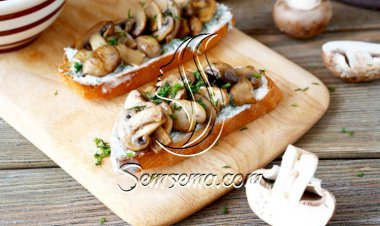 مقبلات الخبز بالفطر والكريمة