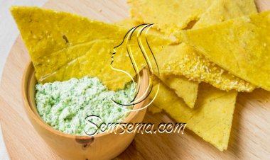 تغميسة الأفوكادو مع جبن الريكوتا