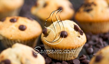 كب كيك الزبادي بحبيبات الشوكولاتة