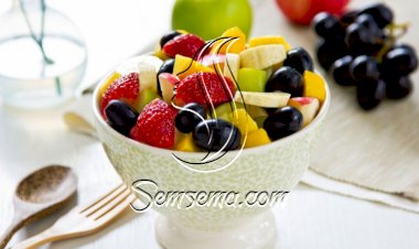 سلطة فواكة بصلصة الموز
