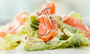 سلطة السلمون بالأفوكادو