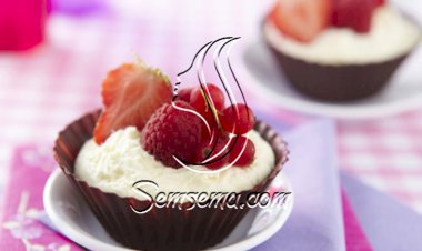 طريقة عمل موس الشوكولا البيضاء باللوز