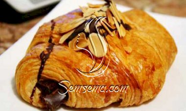 طريقة عمل الكروسان الذهبي بالشوكولا