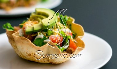 طريقة عمل سلطة الافوكادو بخبز التورتيلا