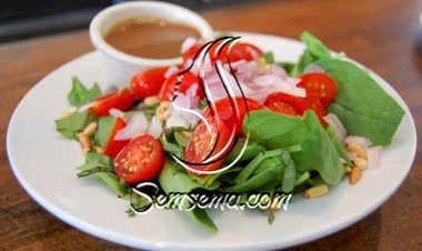 طريقة عمل سلطة السبانخ بالجبنة