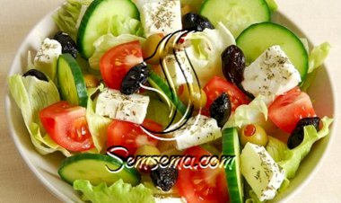 طريقة عمل السلطة اليونانية بالجبن