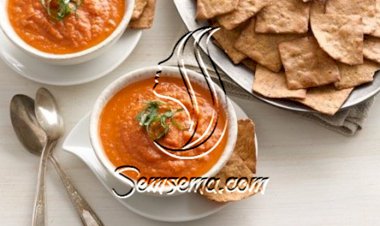 طريقة عمل شوربة طماطم بالريحان