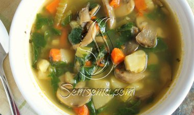 شوربة السبانخ بالخضار للرجيم سريعة التحضير
