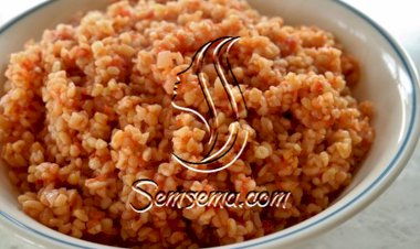 برغل بالبندورة السورية من اشهر الاكلات السورية الشعبية