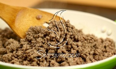 طريقة عمل اللحمة المفرومة بالبصل والطماطم وفلفل اخضر