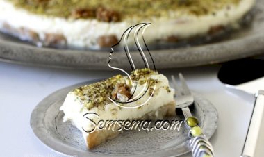 مفروكة السميد بالفستق طريقة عمل لذيذة و سهلة