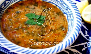 طريقة شوربة العدس بالسبانخ الرمضانية