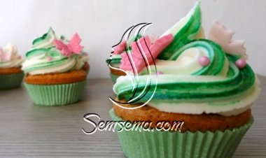 طريقة عمل كب كيك بالشوكولاته البيضاء سهل وسريع ولذيذ