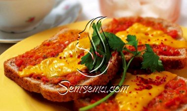 بيتزا توست سهله بالجبن من اطباق الفطور الصباحي