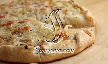 طريقة عمل تارت البصل والبيض للفطور