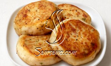 طريقة عمل فطائر البطاطس المسلوقه