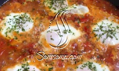 طريقة عمل شكشوكة البيض بالطماطم
