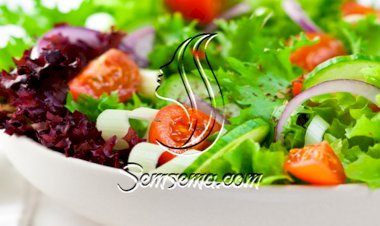 طريقة عمل سلطة الطماطم والخيار