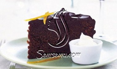 طريقة عمل كيك الشوكولا باللوز