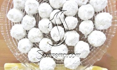 طريقة عمل كرات اللوز