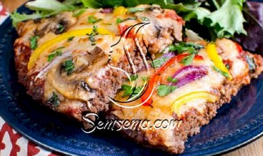 طريقة عمل البيتزا باللحمة المفرومة والجبنة الموتزاريلا