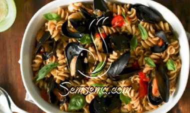 طريقة عمل بلح البحر بالمكرونة