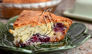 طريقة عمل كيك سهل بالكرز