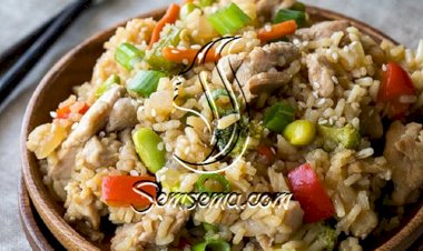 طريقة عمل ارز بالخضار وصدور الدجاج