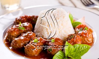 طريقة عمل الكفتة بصلصة الطماطم