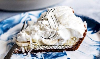 طريقة عمل كيكة الموز بجوز الهند والكريمة