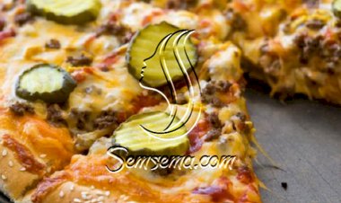 طريقة عمل البيتزا باللحمة المفرومة مكتوبة