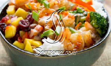 طريقة عمل الأرز الصيني بالجمبري والخضار