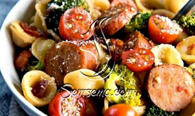 طريقة عمل مكرونة بالسجق