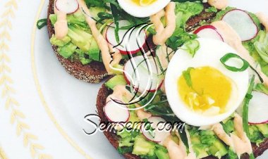 طريقة عمل ساندوتش توست بالبيض المسلوق