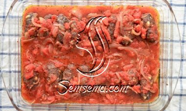 طريقة عمل كباب بصلصة الطماطم