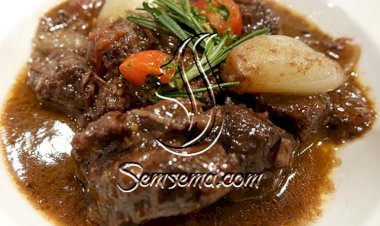 طريقة عمل اللحمة المسلوقة بالبصل