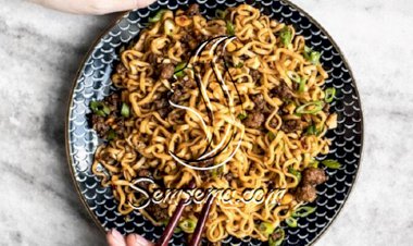 طريقة عمل النودلز باللحم المفروم