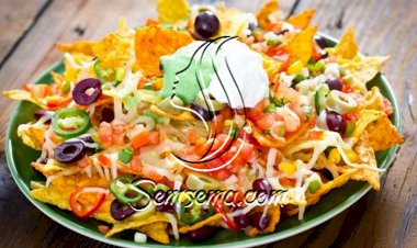 طريقة عمل سلطة الناتشوز بالدجاج