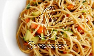 طريقة عمل نودلز بالخضار والصويا